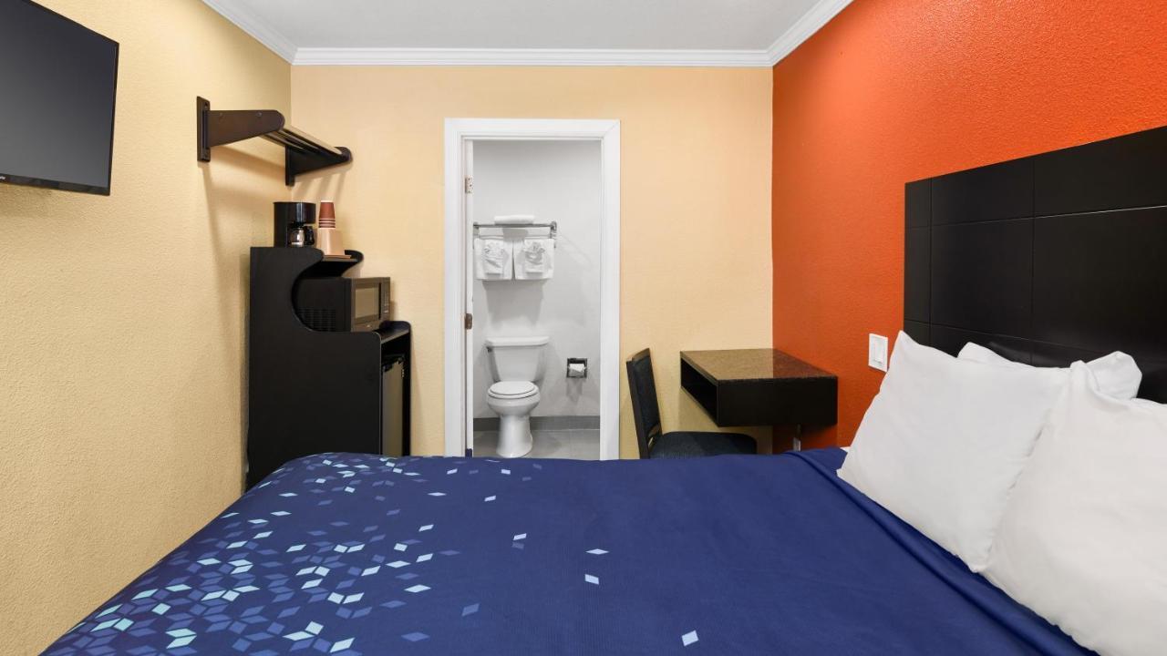 Scandia Motel Карлсбад Екстериор снимка