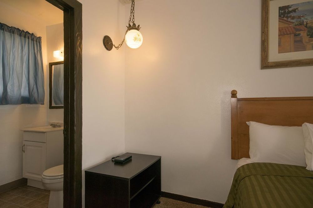 Scandia Motel Карлсбад Екстериор снимка