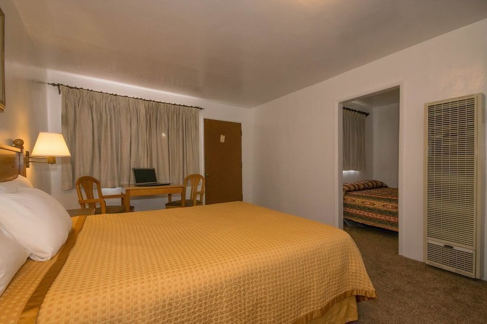 Scandia Motel Карлсбад Екстериор снимка
